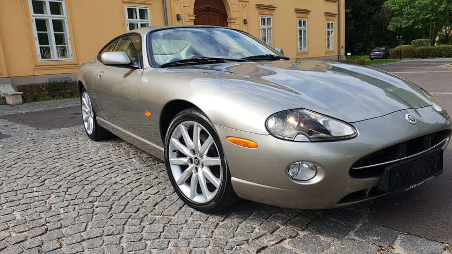 Jaguar XK8 Final Edition von vorne
